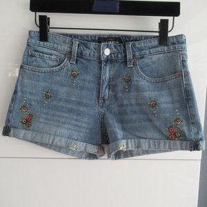 Lucky Brand The Roll Up Jean Shorts Size 6 / 28 Flower Embroidered Light Wash
